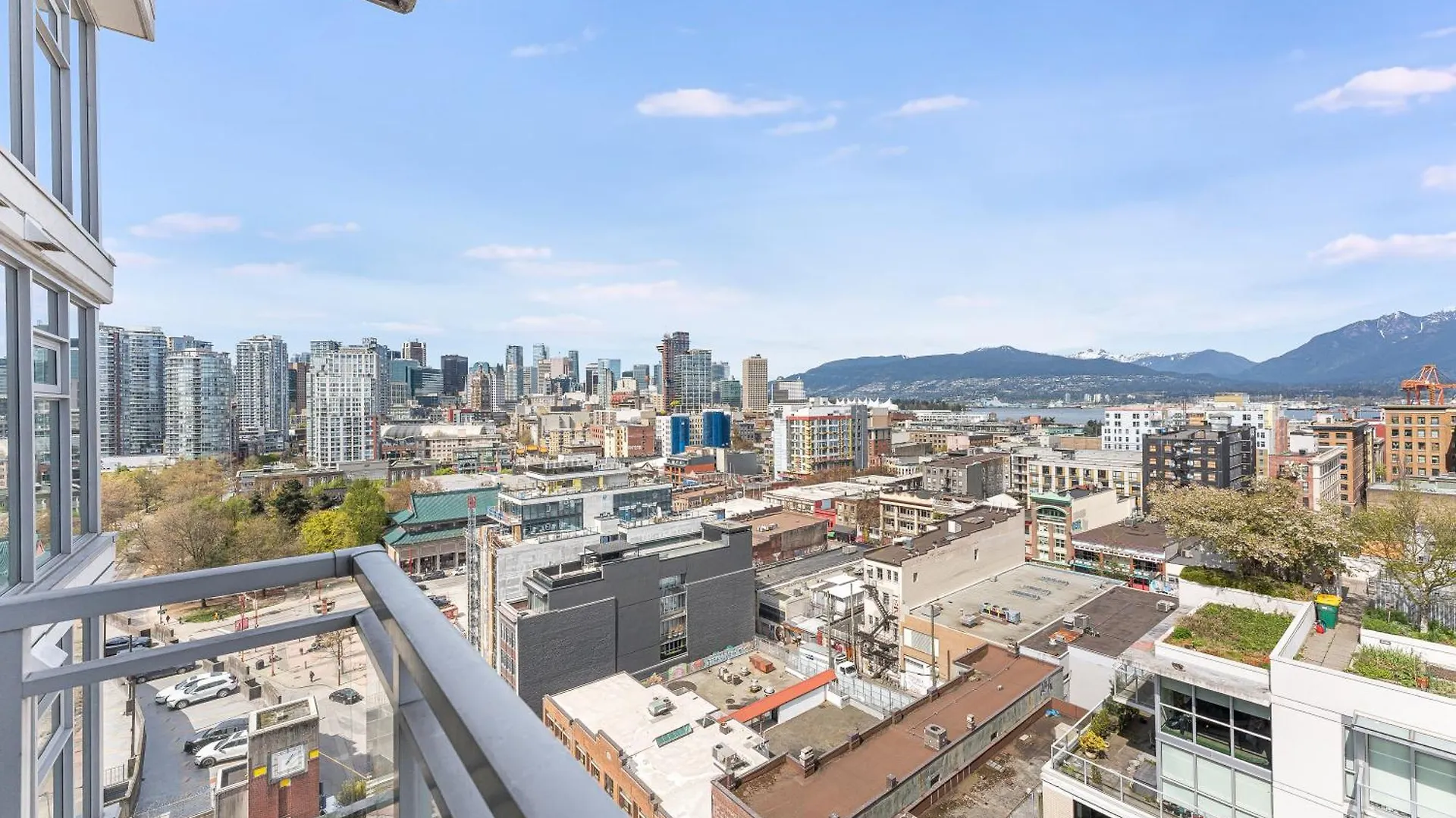 Stunning 2Br Apartment With Breathtaking City And Mountain Views Vancouver