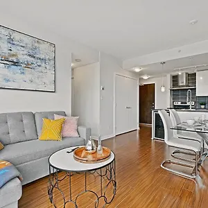 Luxe 2 Bedroom With Panoramic Views Of Apartment